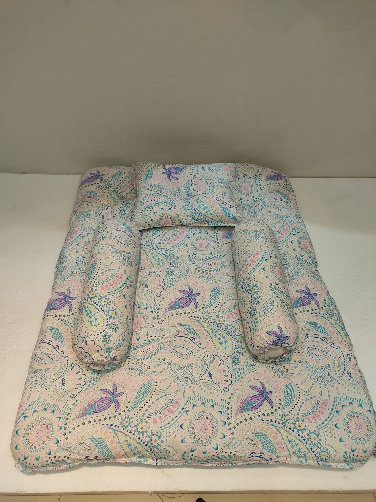 Comfortable baby bed set